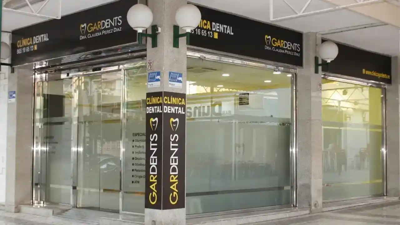 Gardents Zahnklinik in Playa de San Juan Alicante mit Mittelmeer-Strandblick